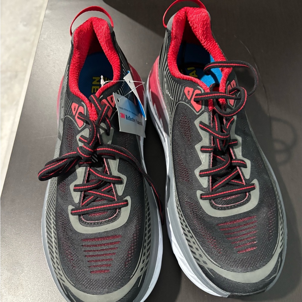 Hoka One One Bondi 5 Wide Men’s 8.5 | Black/Red | NWT